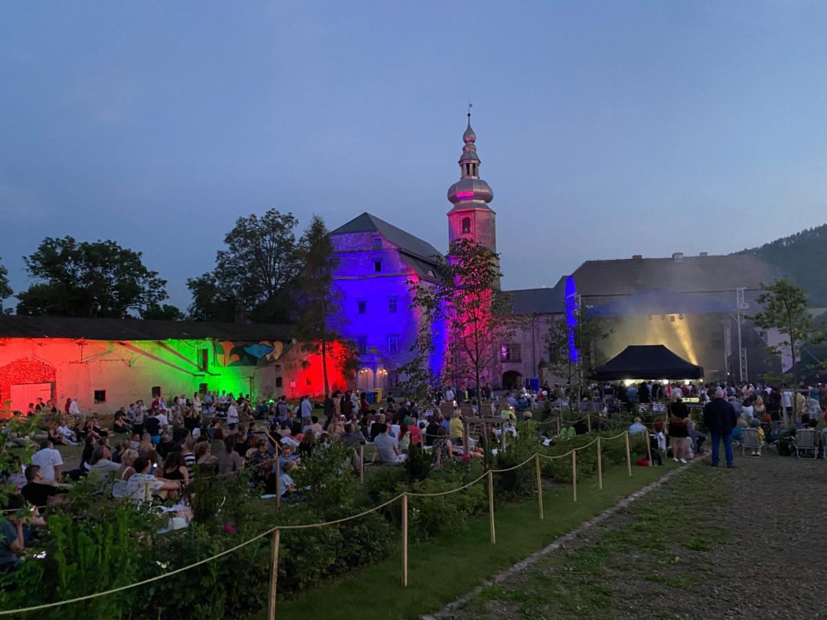 Zamek Sarny - Schloss Scharfeneck Kłodzko Exterior foto